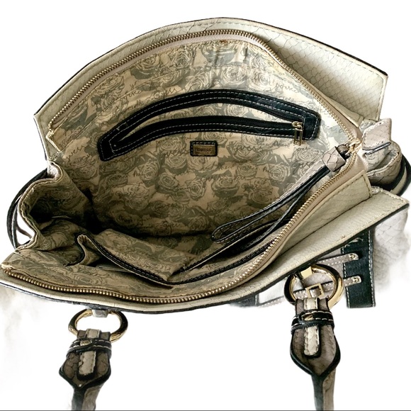 GUESS tan, white & black faux snakeskin tote purse - Picture 5 of 5